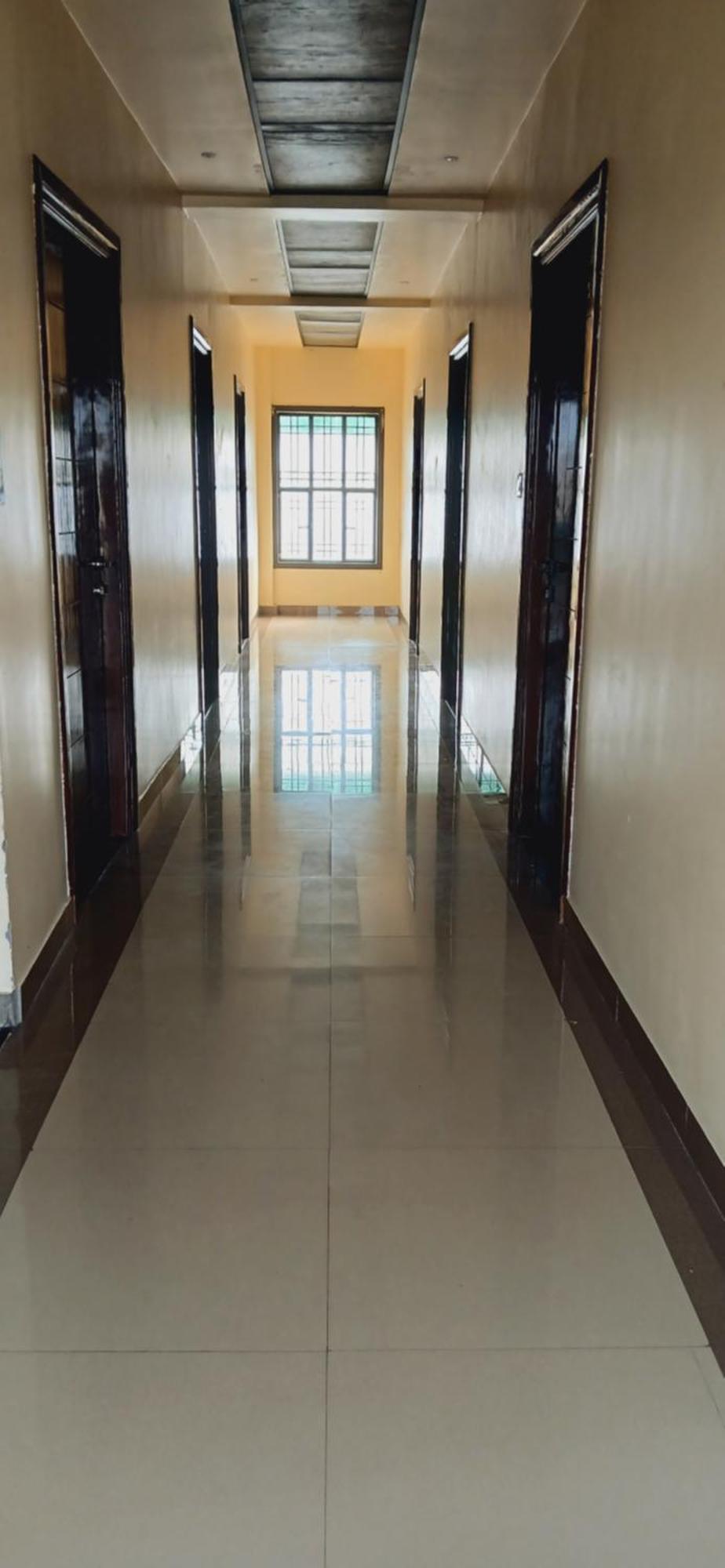 Shivam Hotel Varanasi - Near Kashi Vishwanath Temple With Parking And Lift Esterno foto