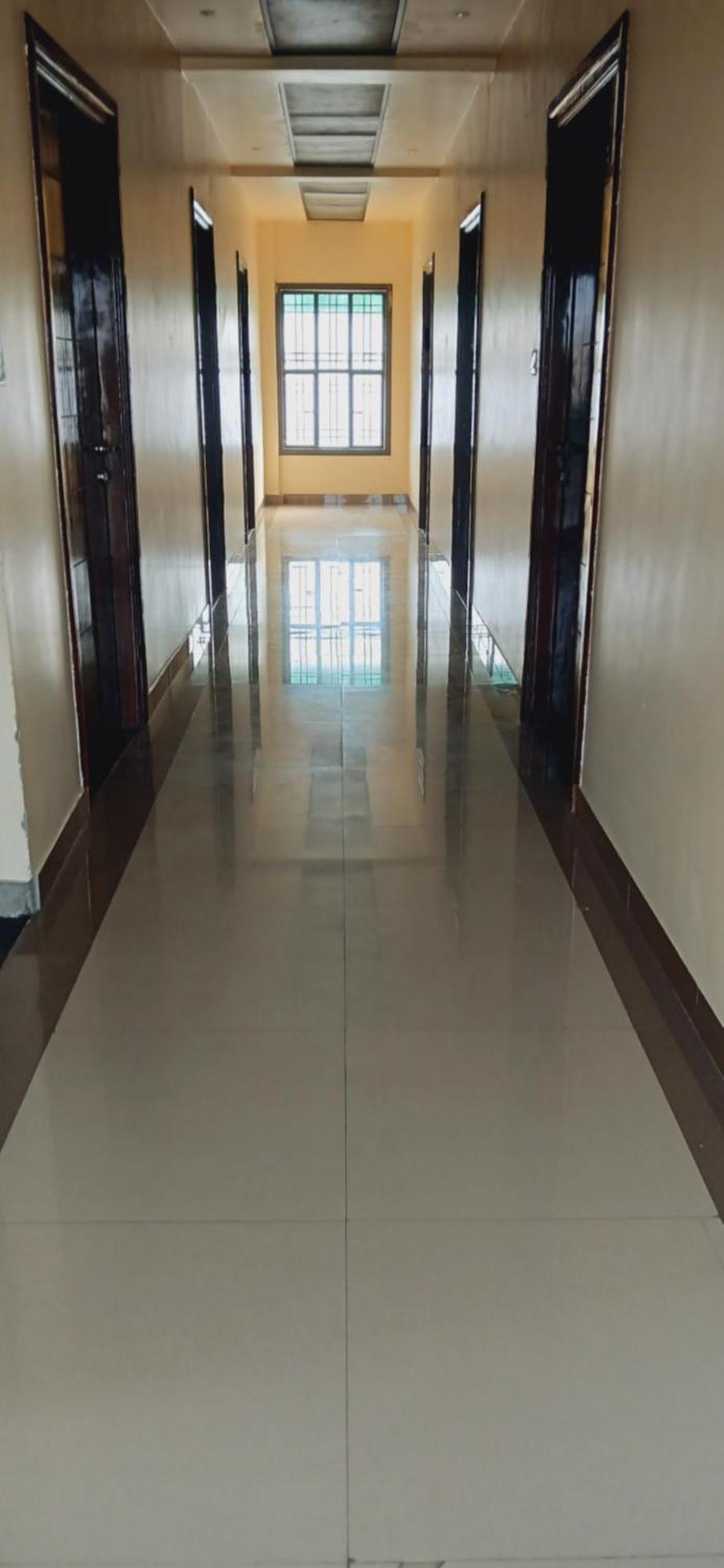 Shivam Hotel Varanasi - Near Kashi Vishwanath Temple With Parking And Lift Esterno foto